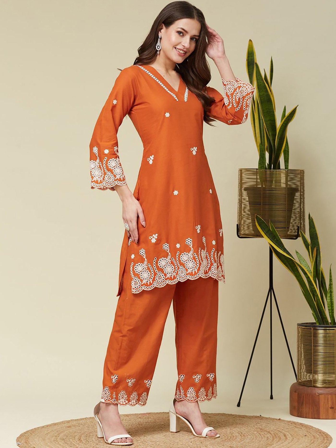 Women’s Embroidered Crepe Co-Ord Kurta Pant Set