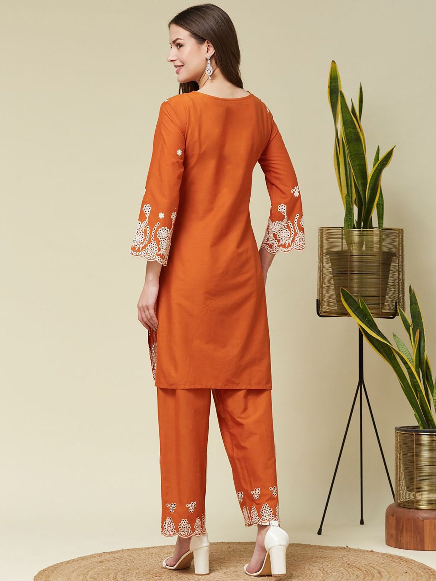 Women’s Embroidered Crepe Co-Ord Kurta Pant Set